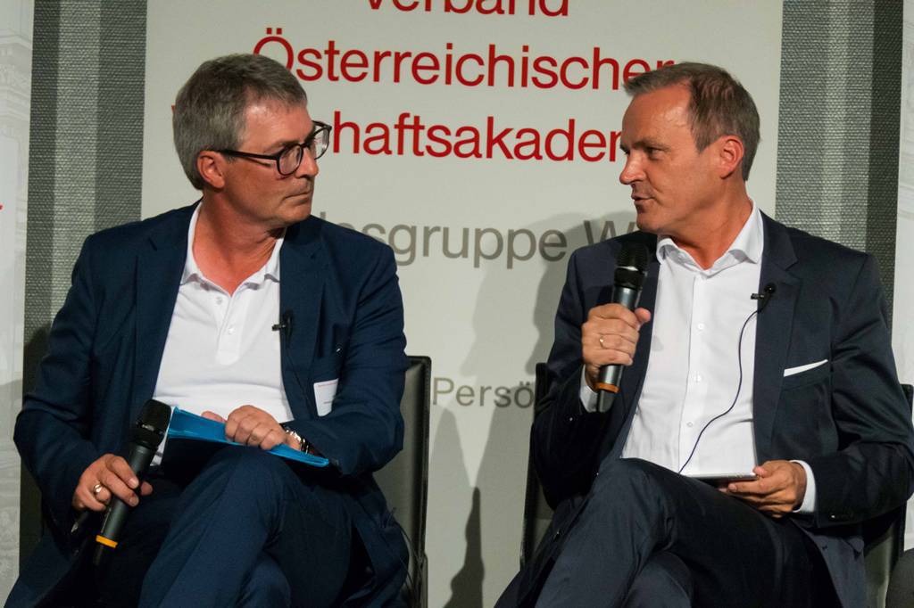 Podiumsdiskussion: Digitalisierung der Prozesse in Wirtschaft und Staat. Chancen und Risiken. Braucht es Regulierungsmaßnahmen?